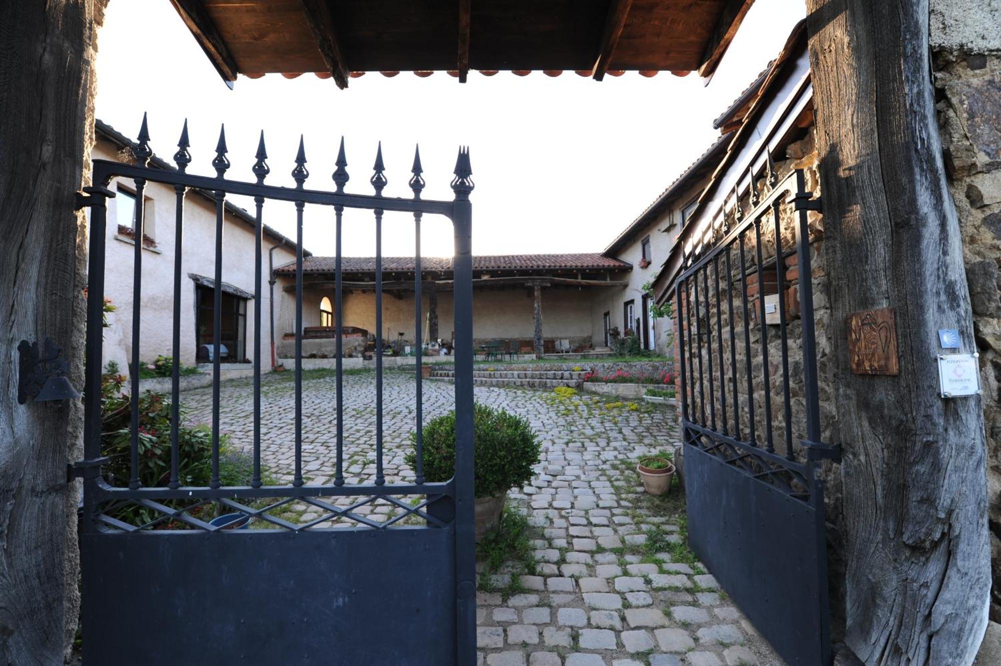 Chez Jacotte Et Elia Bed & Breakfast Saint-Galmier Exterior photo