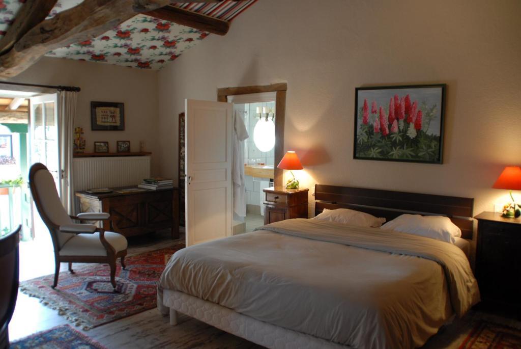 Chez Jacotte Et Elia Bed & Breakfast Saint-Galmier Room photo